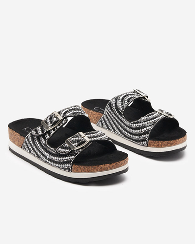 Klapki damskie z cyrkoniami w kolorze czarnym Laluda- Obuwie