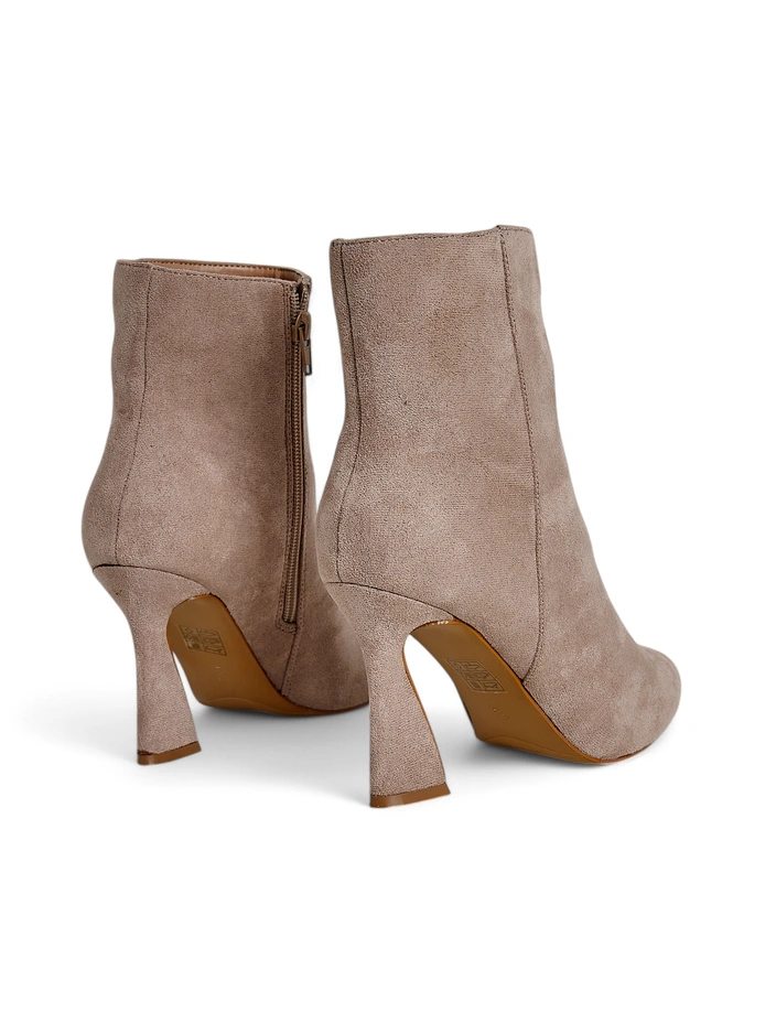 Дамски ботуши на ток Royalfashion Dipezz