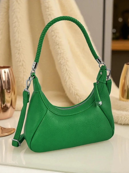 Royalfashion Малка дамска чанта от еко кожа с декоративна каишка Lacquea