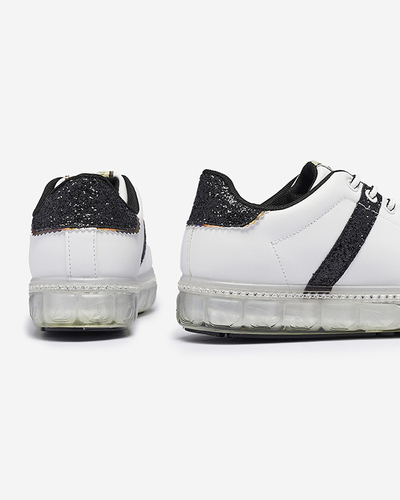 Дамски спортни обувки в бяло с черни вложки Asxa- Footwear