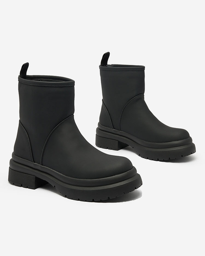 Royalfashion Черни матови дамски ботуши с по-дебела подметка Holeopi