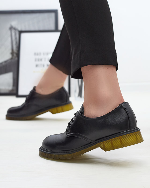 Черни дамски полуобувки Heloso- Footwear