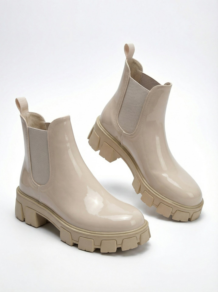 Royalfashion Боти на масивна подметка от еко лакирана кожа Calista Weide