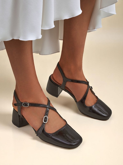 Royalfashion Дамски обувки на нисък ток с декоративни каишки Lollita