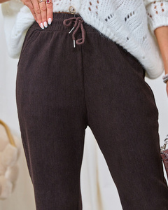 Тъмнокафяв || кафяв