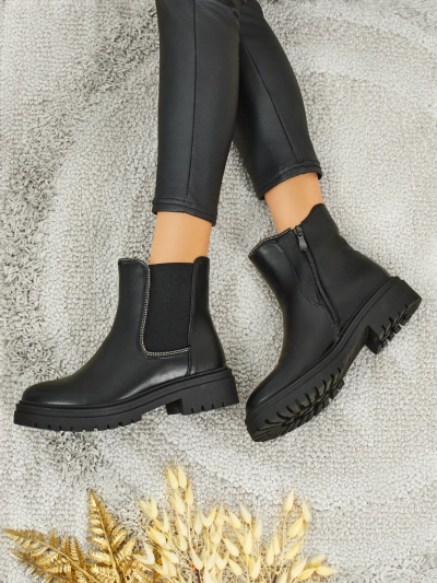 Боти от екологична кожа с цирконии Novira