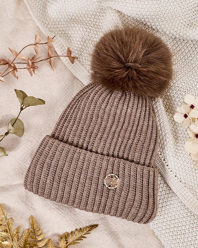 Дамска закачена шапка на Royalfashion с помпон