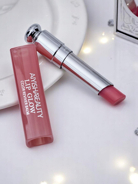 Хидратиращо червило-балсам в цвят Raspberry Pink