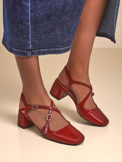 Royalfashion Дамски обувки на нисък ток с декоративни каишки Lollita