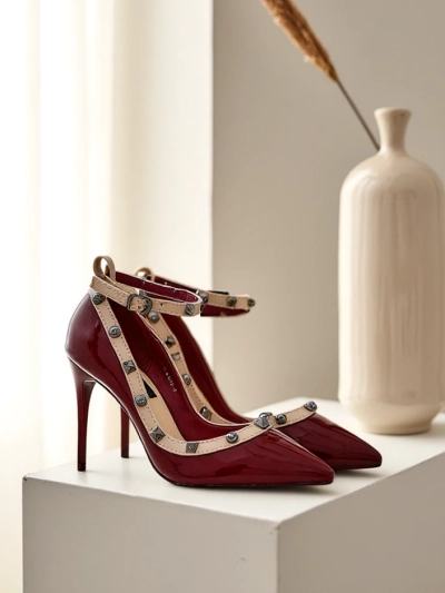 Royalfashion Лачени дамски токчета с бодли Qoscalle