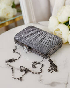 гълъбово сиво