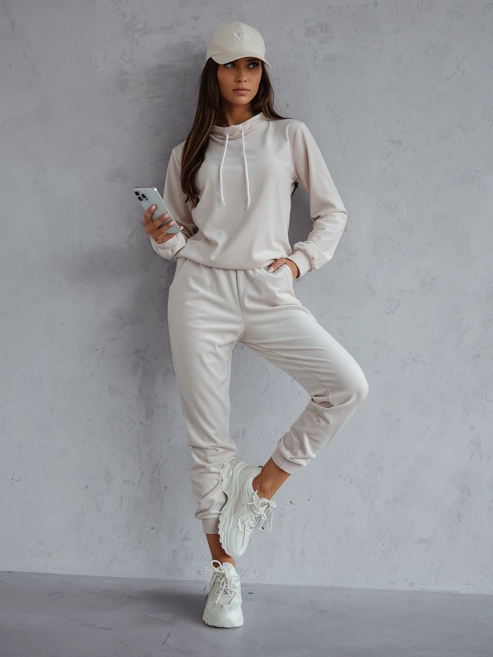 Royalfashion Женски комплект от велур.