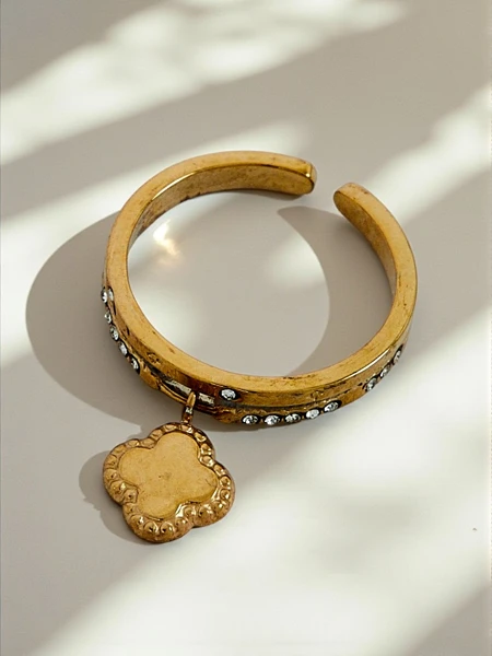 Гривна Dolce Vita с декоративни талисмани