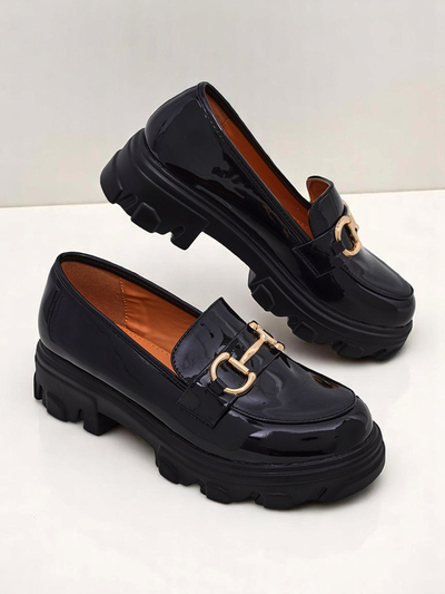 Royalfashion Дамски мокасини от патентована кожа с декорация Черен кадифе