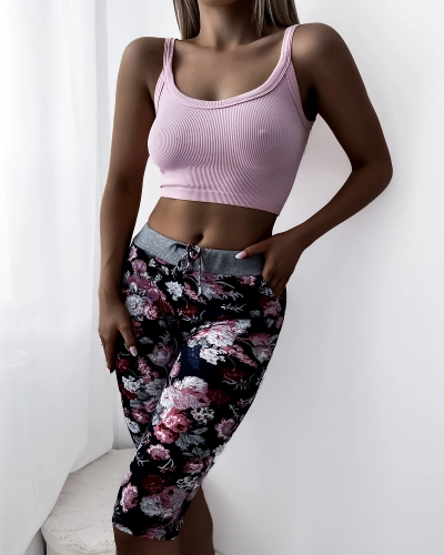 Bordowe damskie spodenki 3/4 z kwiatowym wzorem PLUS SIZE - Odzież