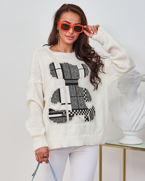 Royalfashion Кремав дамски пуловер с плюшено мече