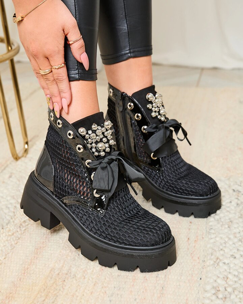 Royalfashion Дамски ажурни ботуши в черно Afaserr