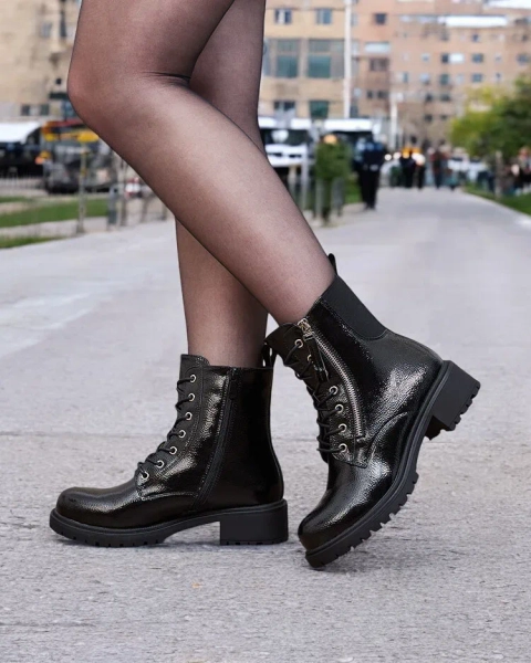 Royalfashion Черни дамски ботуши от еко кожа с лак Gaddaxa