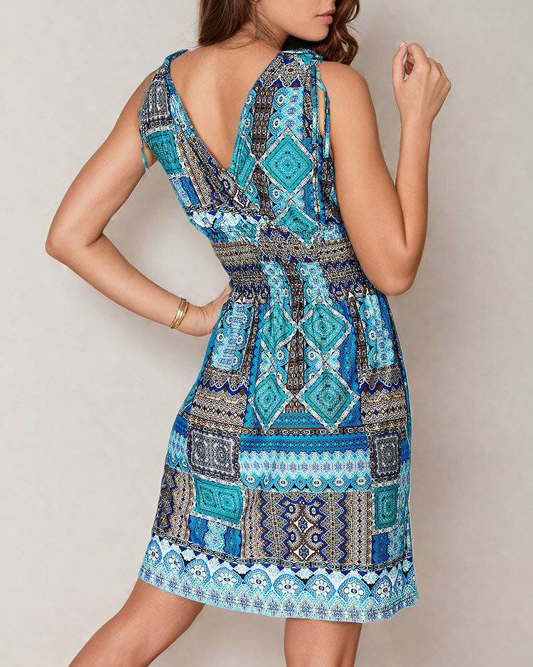 Royalfashion Дамска мини рокля от плат с декоративен принт