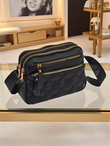 Малка дамска чанта от еко кожа Ebony Glow