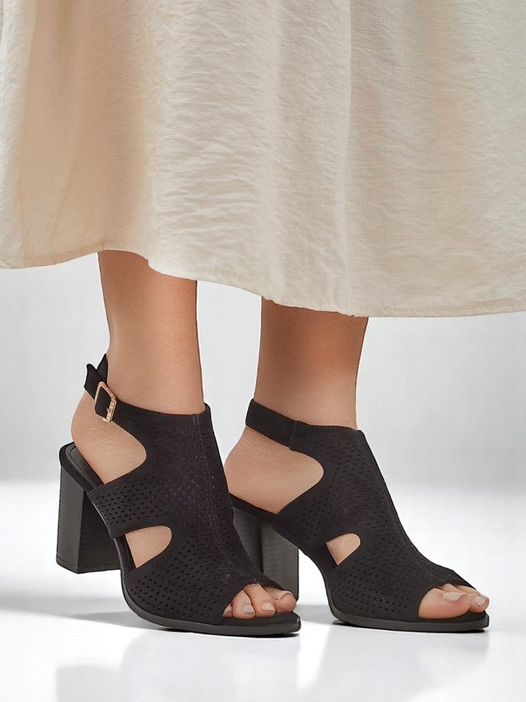 Royalfashion дамски сандали с блок ток и изрязани мотиви Abetle