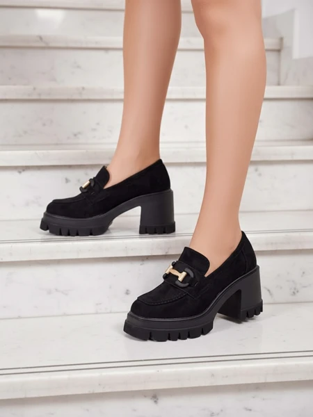 Елегантни сандали Vulcano в цвят черен велур