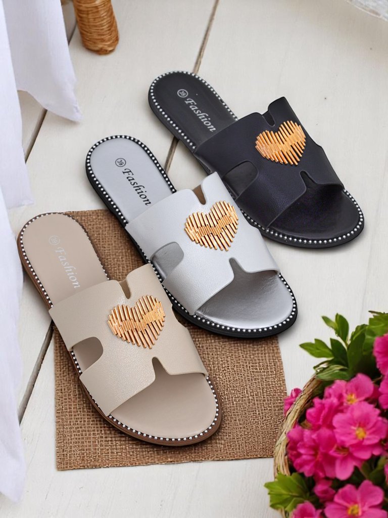 Royalfashion Дамски чехли на равна подметка Heart Chic