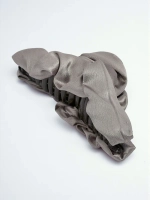 гълъбово сиво