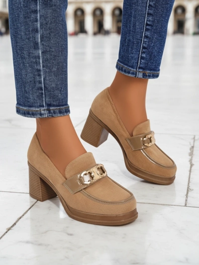 Дамски лоуфъри Perseida – светлокафяви велурени на елегантен ток