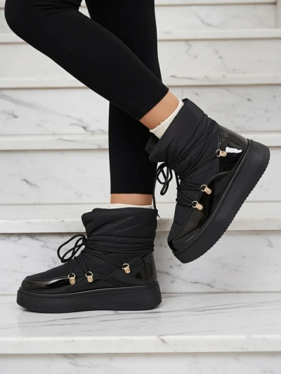Royalfashion Дамски ботуши за сняг с приплъзване в черно Dabenda