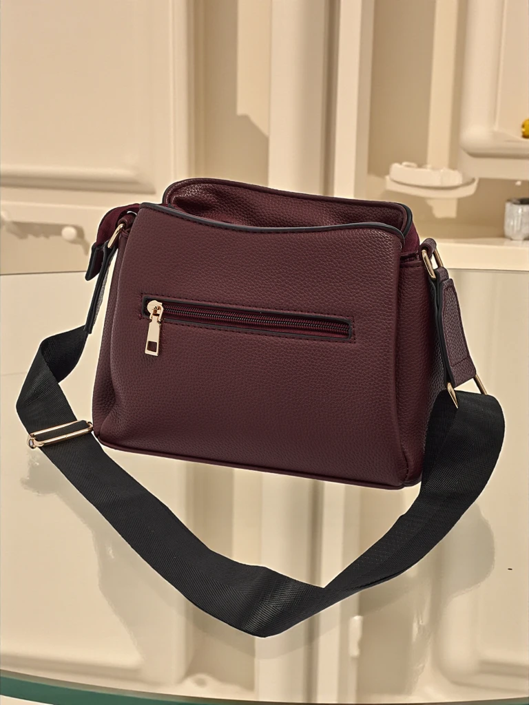 Малка дамска чанта от еко кожа Novaria