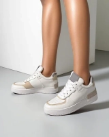 светлокафяв || Многоцветен