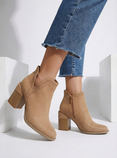 Дамски ботуши с висок ток на Royalfashion модел Vettot