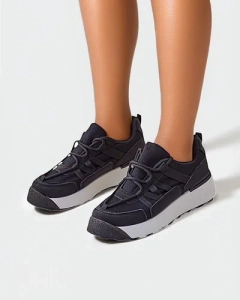 черен || Синьо небе