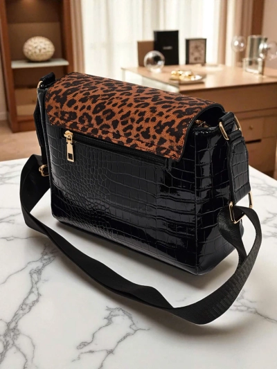 Athena Nero - стилна дамска лакирана чанта с пантера