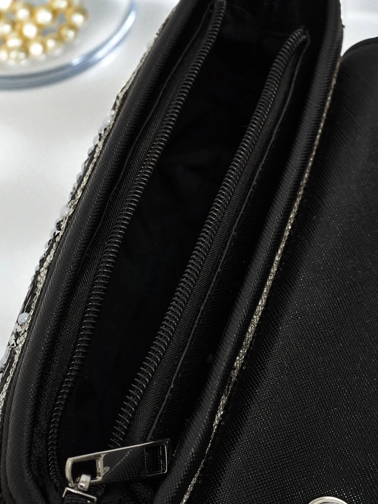 Дамска чанта тип клъч с цирконии Zyora