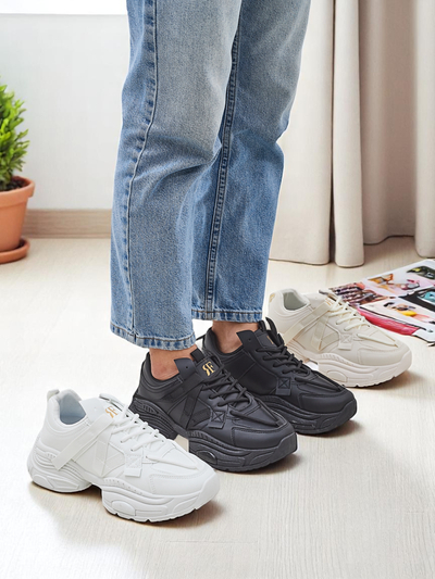 Дамски бели сникърси Arete от еко кожа, плосък ток, пролетна колекция