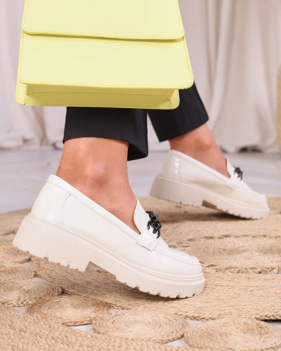 Дамски лакирани мокасини в кремав цвят Adolos- Footwear