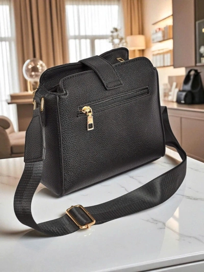 Черна дамска чанта Demetra от екологична патентована кожа, елегантна