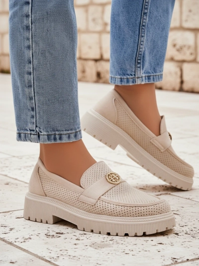 Дамски лоуфъри Callista бежови от еко велур на плоска подметка 4 см