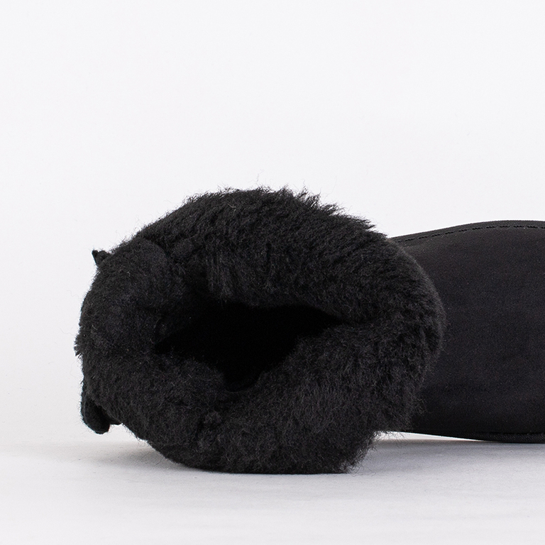 Дамски боти Aurelia в черен цвят на плосък ток