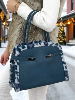 Тъмносиньо