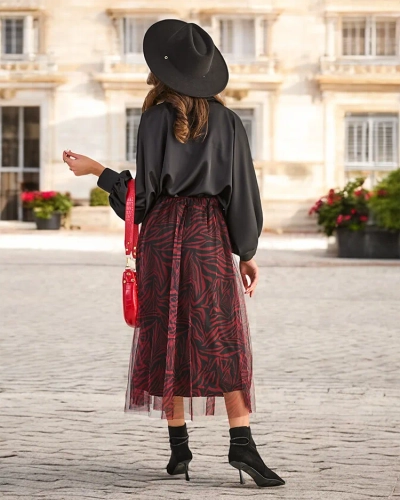 Рокля с миди дължина с тюл на Royalfashion с модел