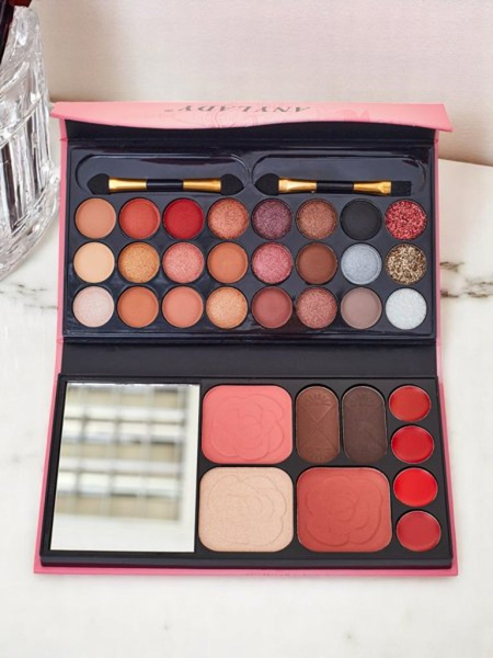 ANYLADY Компактна палитра за грим – сенки за очи, контур, устни 33 цвята