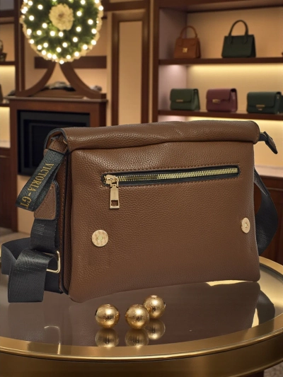 Малка дамска чанта от еко кожа Tessaria