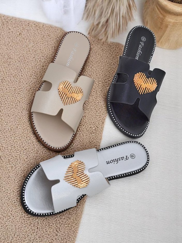 Royalfashion Дамски чехли на равна подметка Heart Chic