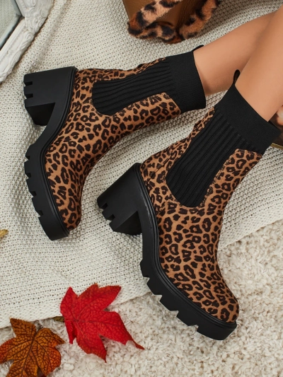 Дамски боти на ток от еко велур Anthere с шарки