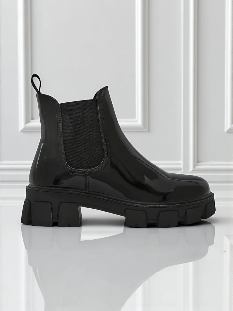 Royalfashion Боти на масивна подметка от еко лакирана кожа Calista Weide