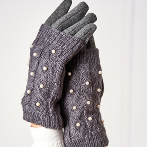 Тъмно сиво || гълъбово сиво