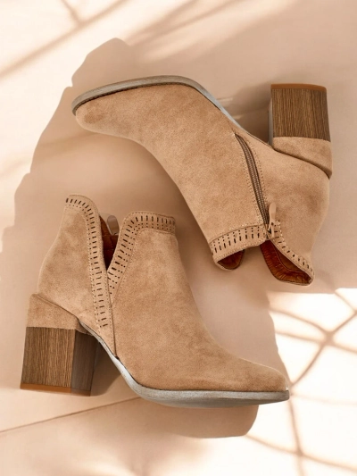 Дамски ботуши с висок ток на Royalfashion модел Vettot